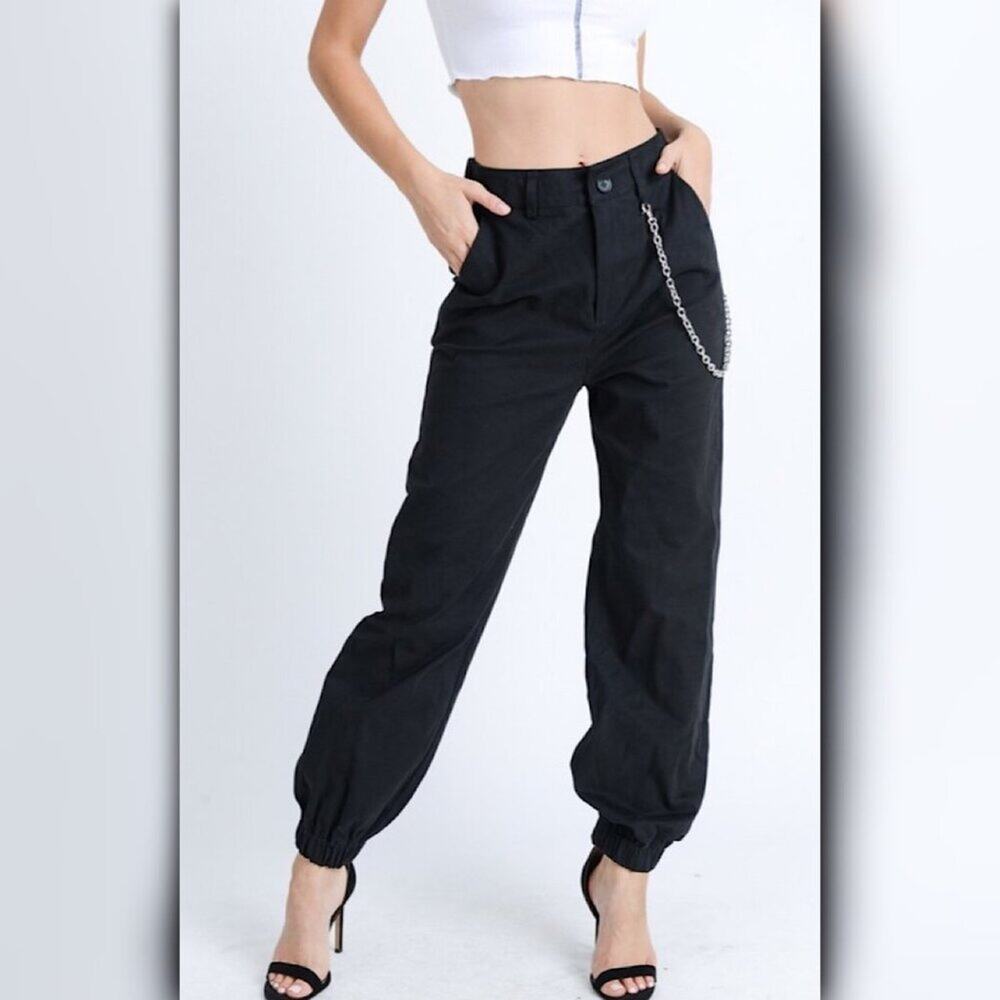 A910 • Black Wallet Chain Cargo Jogger Pants